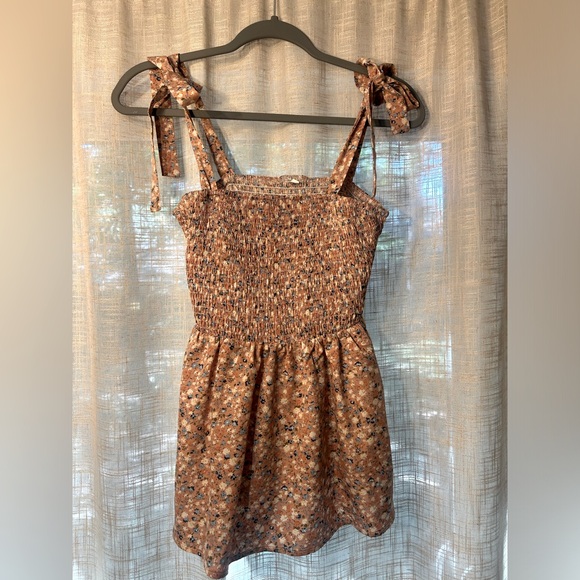 Summer Casual Orange and Cream Floral Strappy Camisole. - Picture 3 of 10